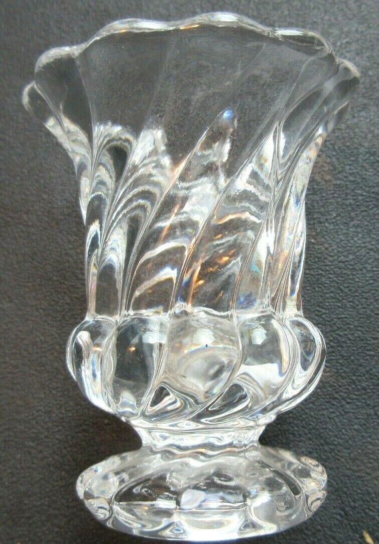 Outline Dimensions 2.4 x 4.8 Donoucls Mini Flower/Bud Crystal Vase Decorative Vases for Home or Wedding Outline Dimensions 2.4 x 4.8 Donoucls Mini Flower/Bud Crystal Vase Decorative Vases for Home or Wedding